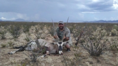 Calvin Sanchez with his off-range August 2011 Oryx. She had 36" horns.